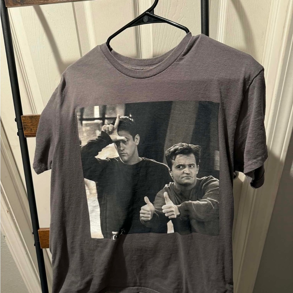 Graphic Friends Crewneck T‑Shirt in Charcoal